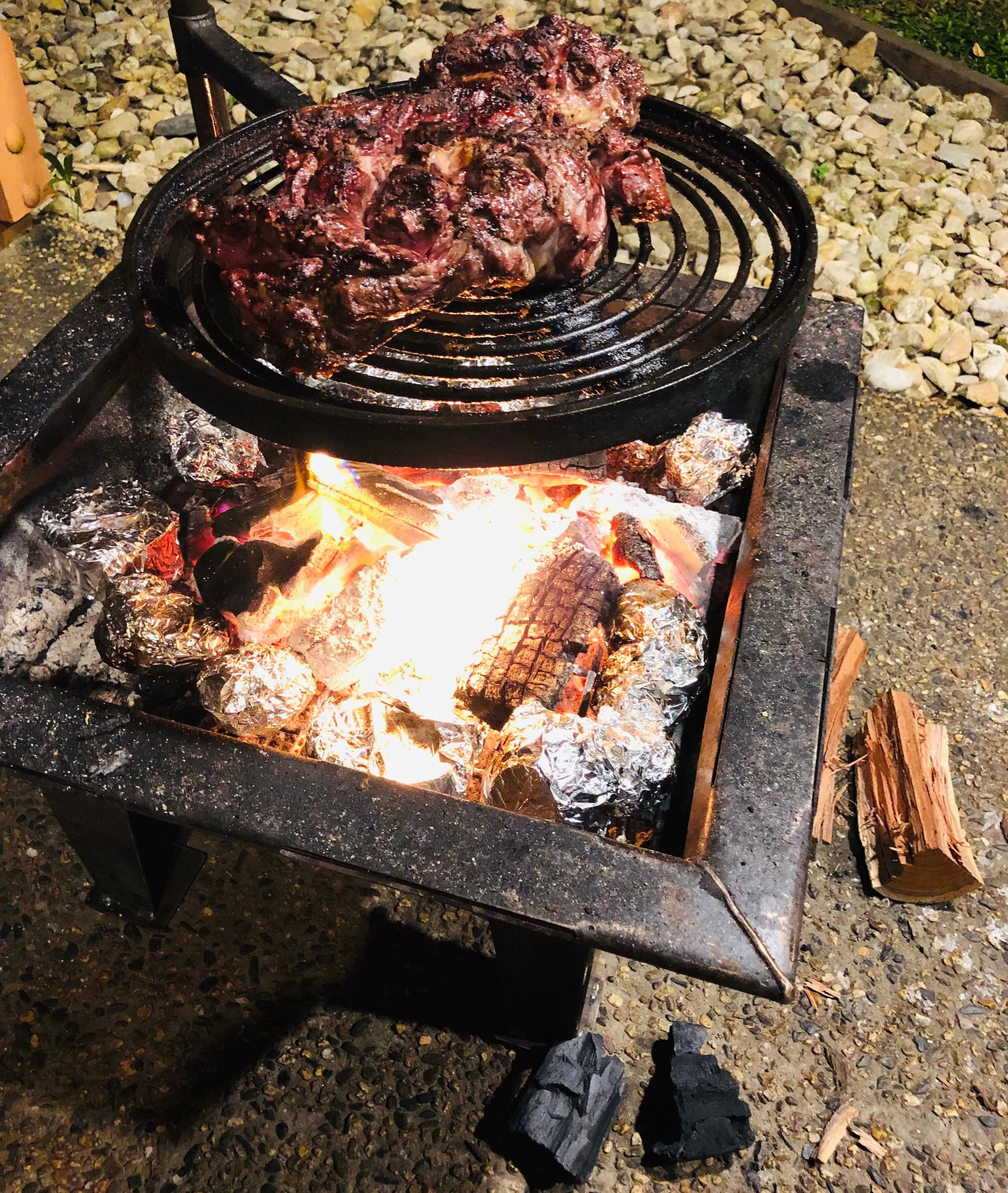 Backyard Fire Pit with Stabiliser, Swinging Grill, BBQ Pan & Cradle