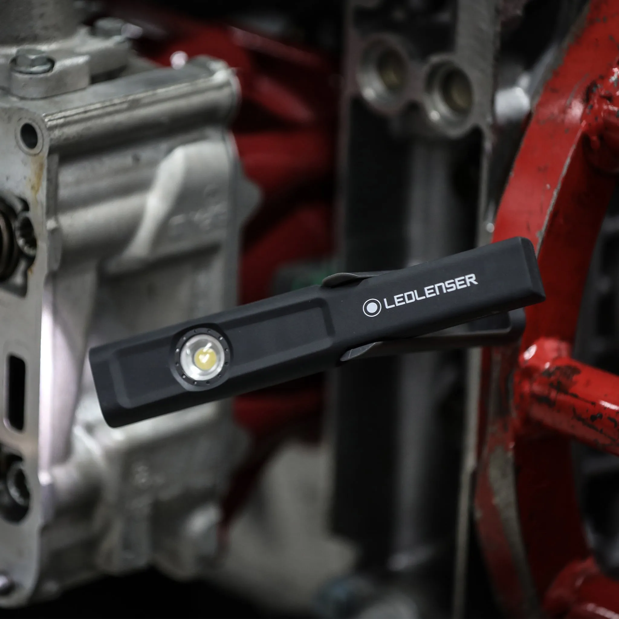 iW4R Inspection Light