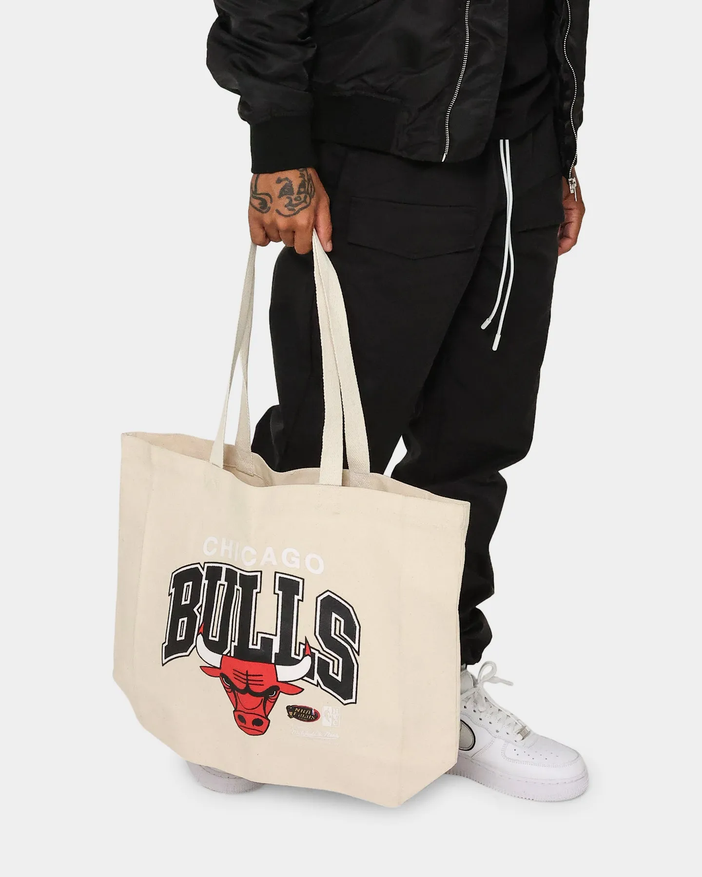 Mitchell & Ness Chicago Bulls Keyline Tote Bag Cream