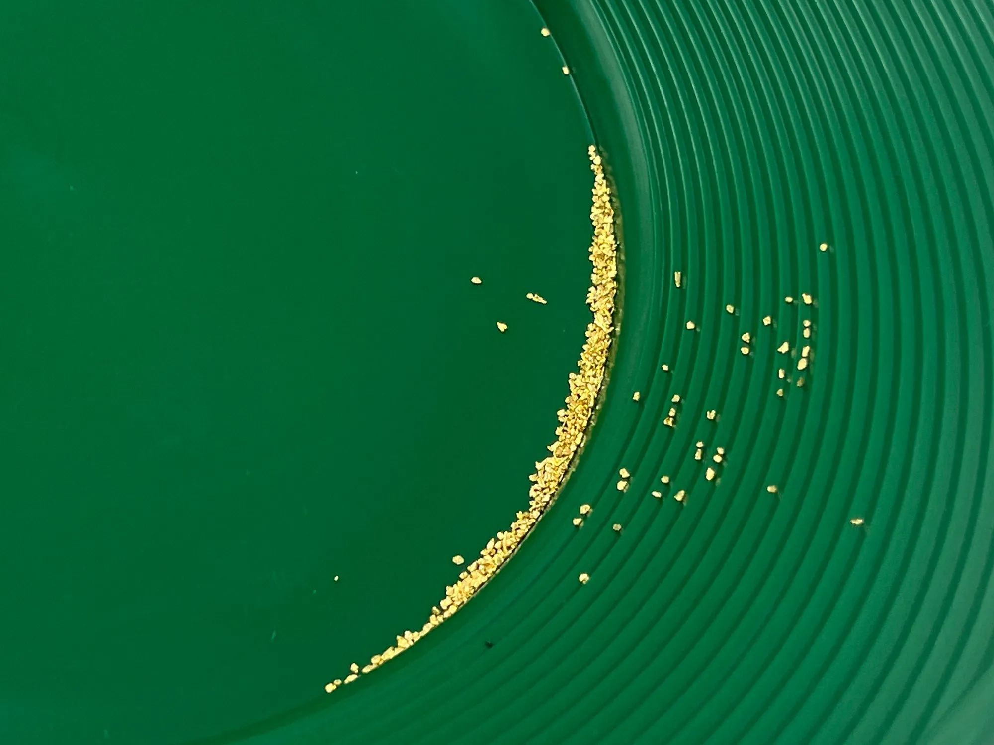 Sluice Fox Gold Pan with Vanishing Riffle Set; batea para oro spiral gold finishing pan; gold rush prospecting supplies for your gold panning kit